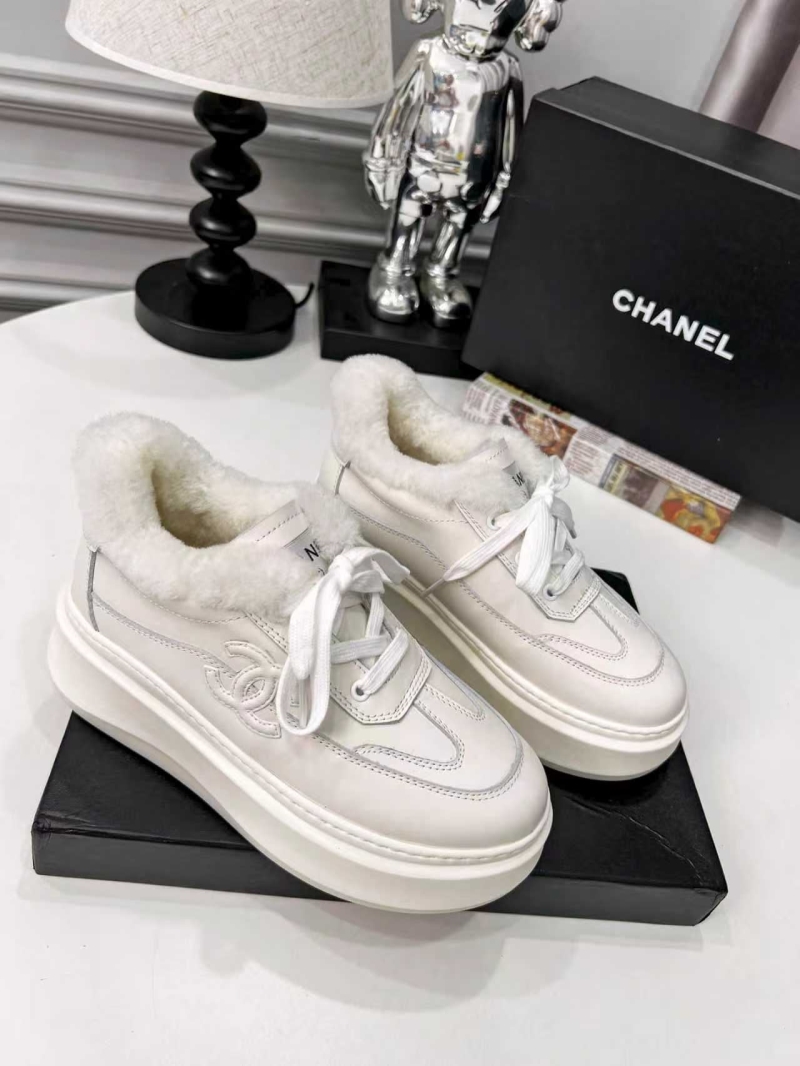 Ch**el sport shoes